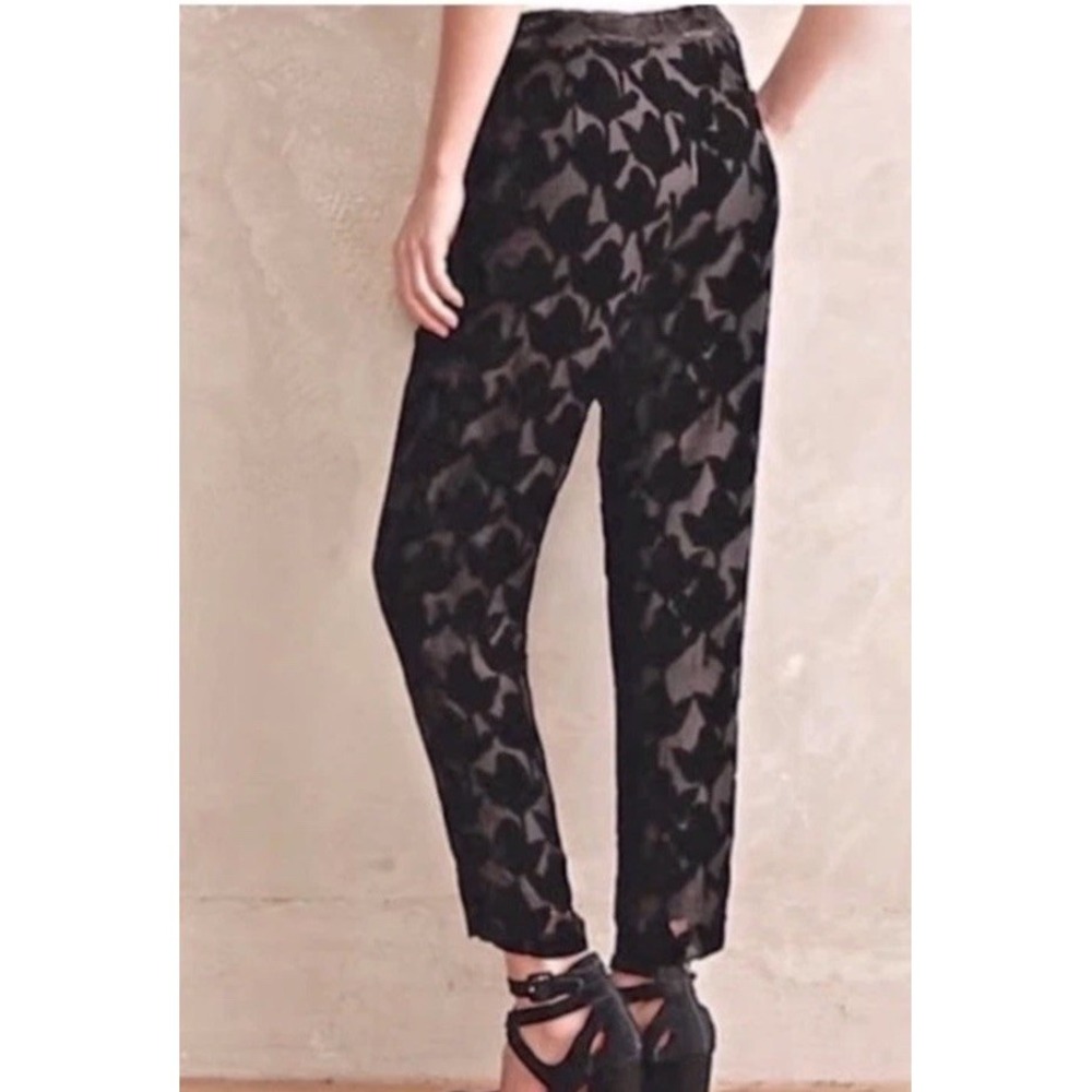Anthropologie Harlyn Sienna Black Floral Velvet Ankle Pants Size 8